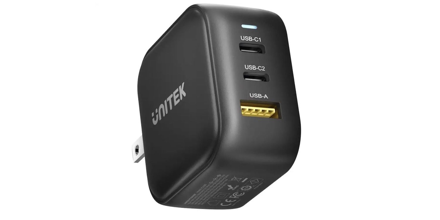 Unitek 66W USB C iPhone 14 Pro wall charger