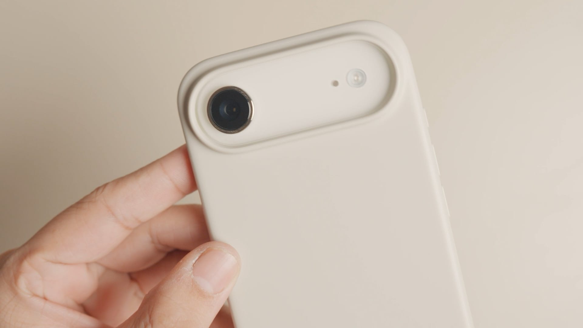 beats case side profile showing camera control button