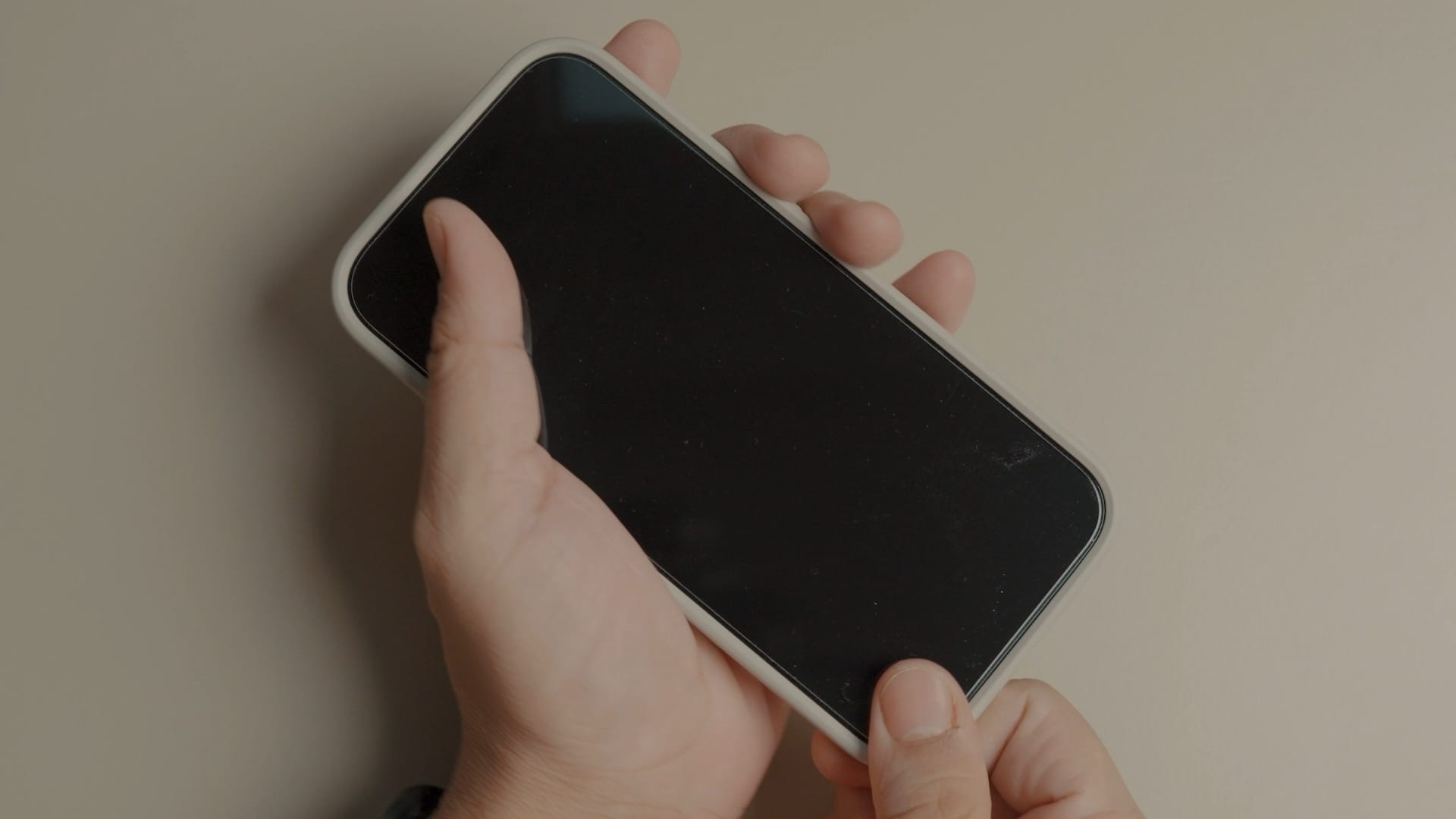 fitting the bumper on iPhone Air