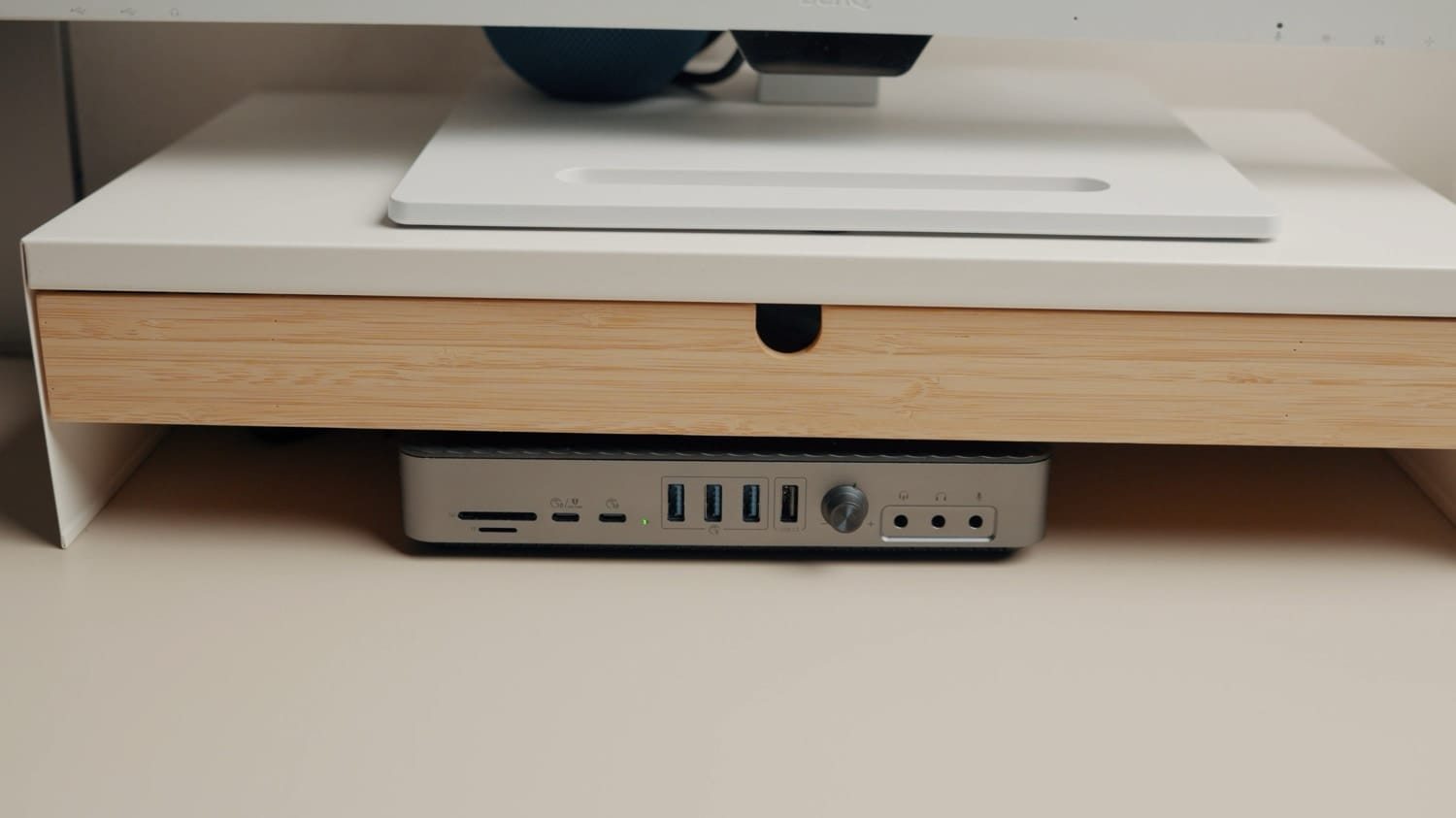 Orico docking station with hidden wires