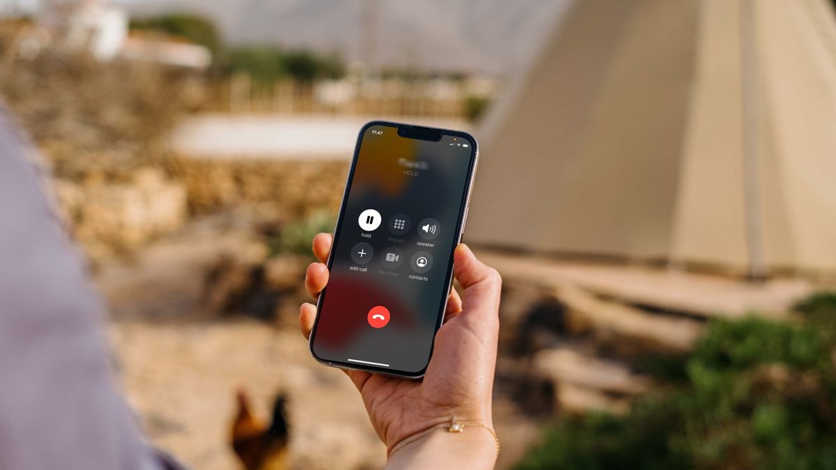How to Put A Call on Hold on iPhone