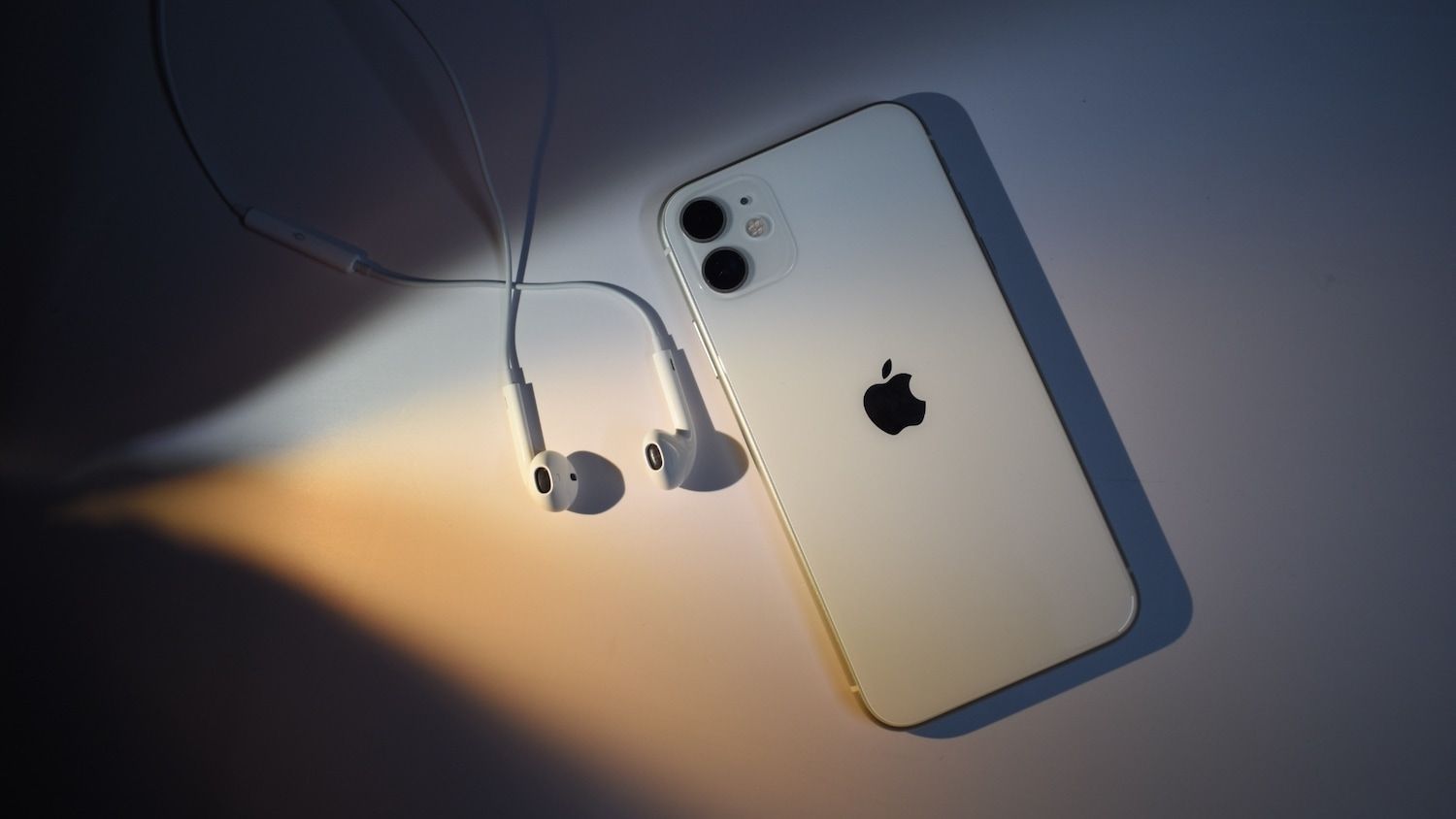 7 Best Lightning Headphones and Earbuds in 2024