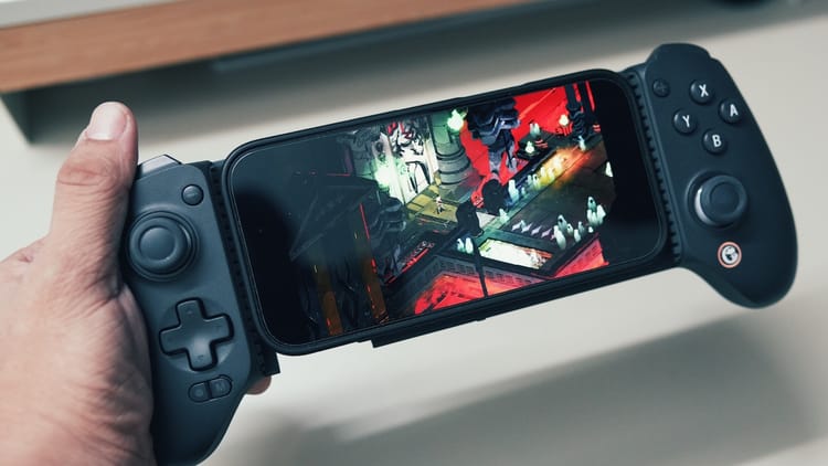 5 Best Gaming Controllers for iPhone in 2025